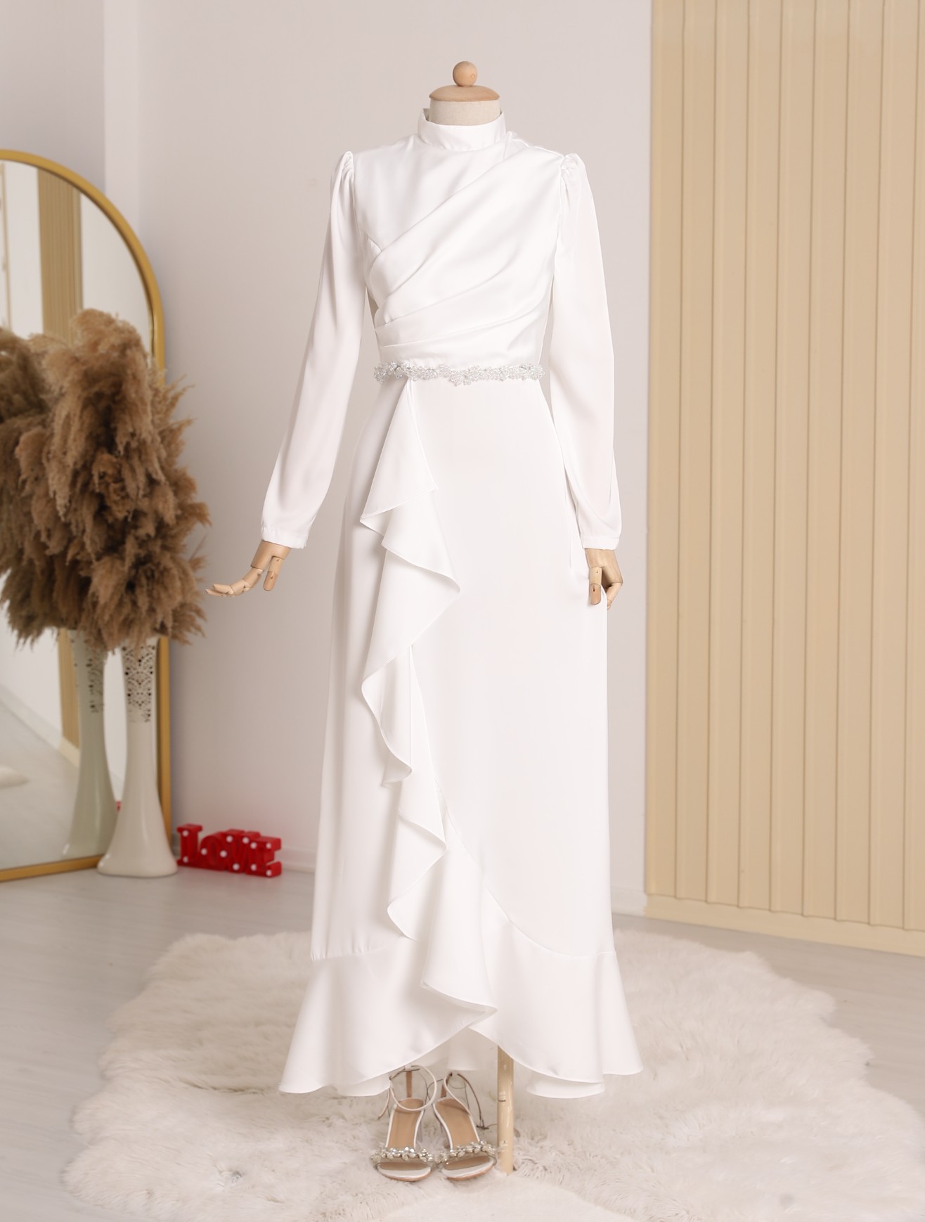 İtalyan Yaka Bağcıklı Pudra İpek Elbise